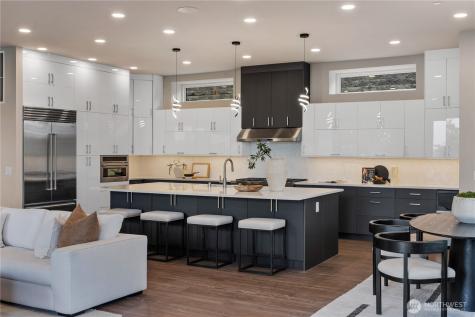 8814 NE Juanita Drive Kirkland WA 98034