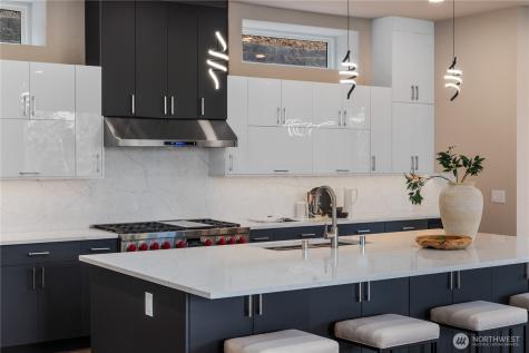 8814 NE Juanita Drive Kirkland WA 98034