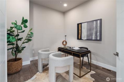 8814 NE Juanita Drive Kirkland WA 98034