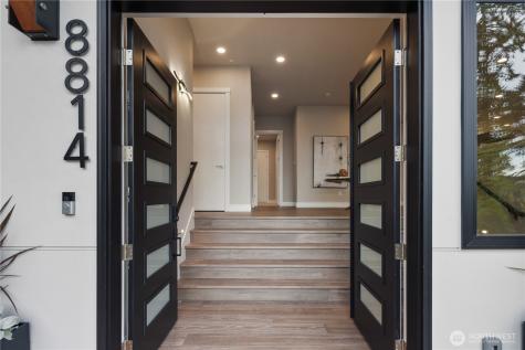 8814 NE Juanita Drive Kirkland WA 98034