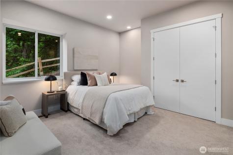 8814 NE Juanita Drive Kirkland WA 98034