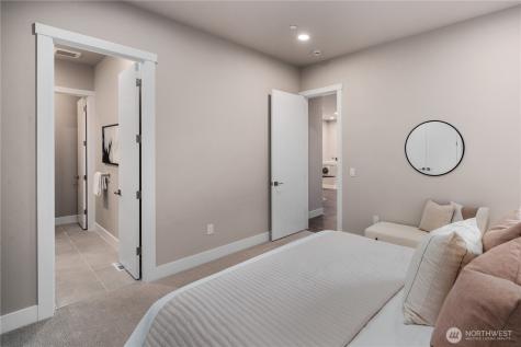 8814 NE Juanita Drive Kirkland WA 98034