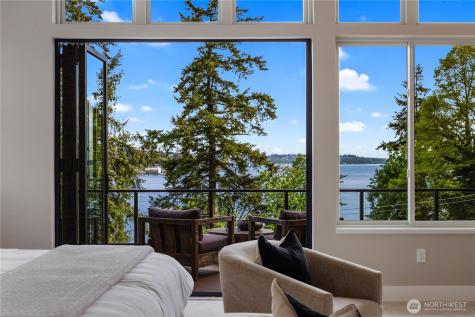 8814 NE Juanita Drive Kirkland WA 98034