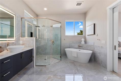 8814 NE Juanita Drive Kirkland WA 98034