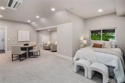 8814 NE Juanita Drive Kirkland WA 98034