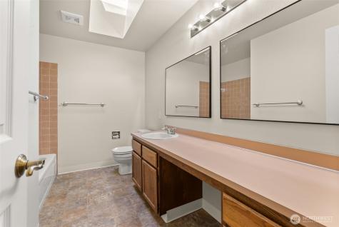13603 SE 239th Street Kent WA 98042