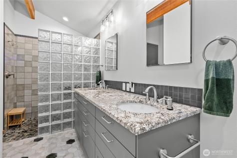 31823 S Bridge Way NE Poulsbo WA 98370
