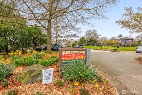 906 28th Avenue S Seattle WA 98144