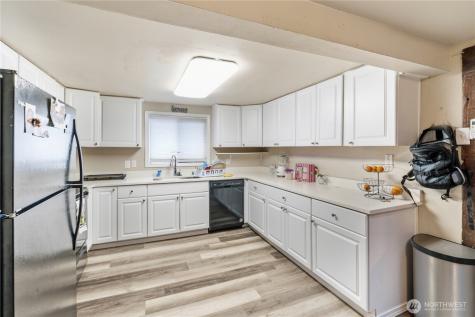 525 138th Street E Tacoma WA 98445
