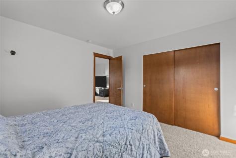 4322 25th Street SE Puyallup WA 98374