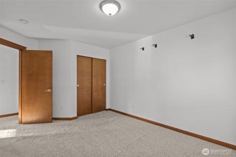 4322 25th Street SE Puyallup WA 98374