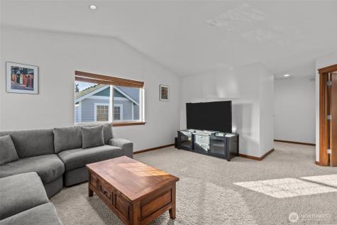 4322 25th Street SE Puyallup WA 98374