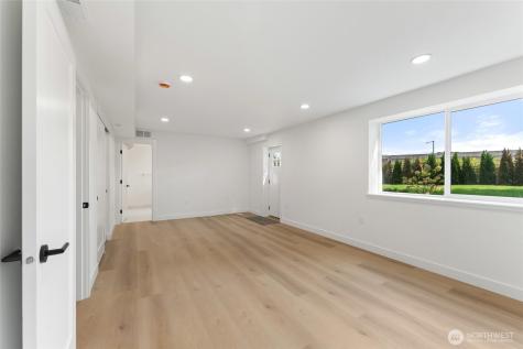 12215 SE 35th Street Bellevue WA 98006