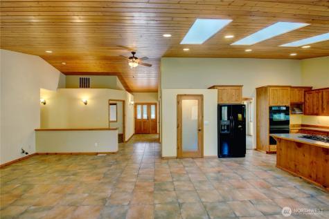 5707 316th Street NW Stanwood WA 98292