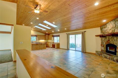 5707 316th Street NW Stanwood WA 98292