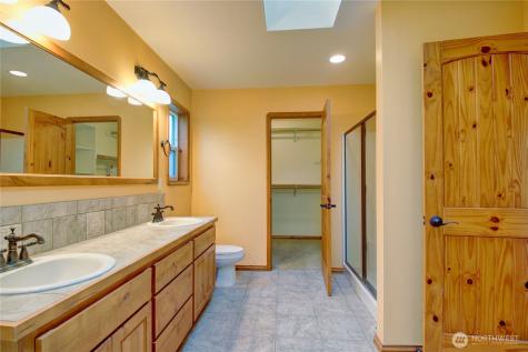 5707 316th Street NW Stanwood WA 98292