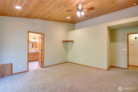 5707 316th Street NW Stanwood WA 98292