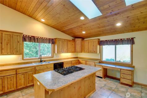 5707 316th Street NW Stanwood WA 98292