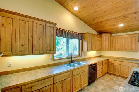 5707 316th Street NW Stanwood WA 98292