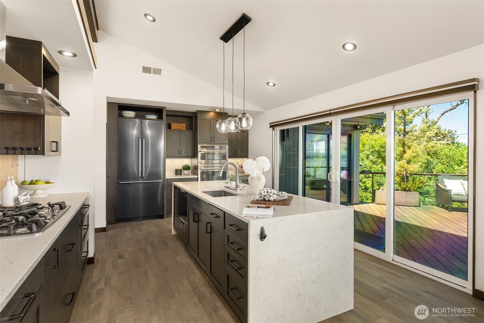 10847 Bill Point Bluff NE Bainbridge Island WA 98110