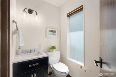 10847 Bill Point Bluff NE Bainbridge Island WA 98110