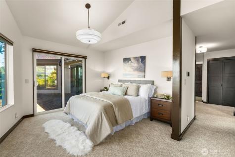10847 Bill Point Bluff NE Bainbridge Island WA 98110