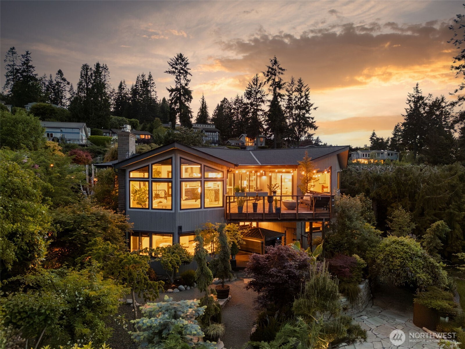 10847 Bill Point Bluff NE Bainbridge Island WA 98110