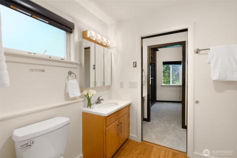 10847 Bill Point Bluff NE Bainbridge Island WA 98110