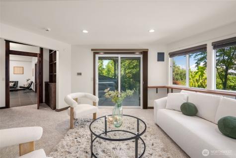 10847 Bill Point Bluff NE Bainbridge Island WA 98110