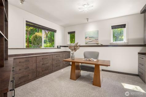 10847 Bill Point Bluff NE Bainbridge Island WA 98110