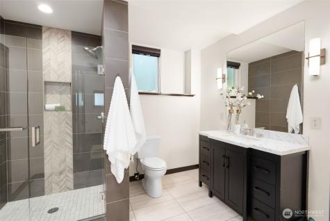 10847 Bill Point Bluff NE Bainbridge Island WA 98110