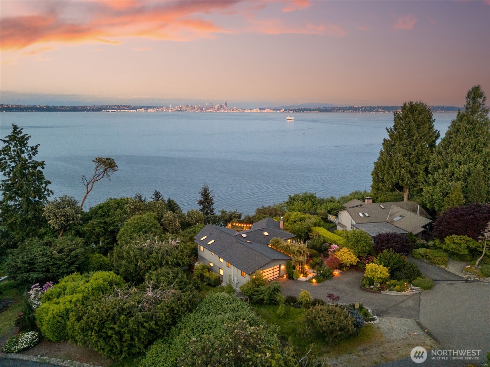 10847 Bill Point Bluff NE Bainbridge Island WA 98110