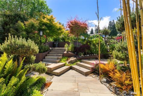 10847 Bill Point Bluff NE Bainbridge Island WA 98110
