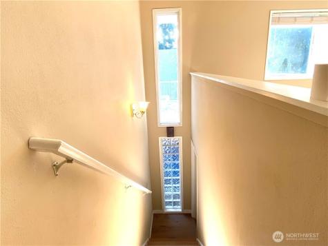 10231 NE 24th Street Bellevue WA 98004