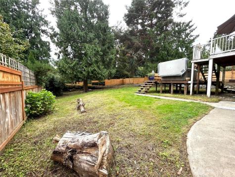 10231 NE 24th Street Bellevue WA 98004