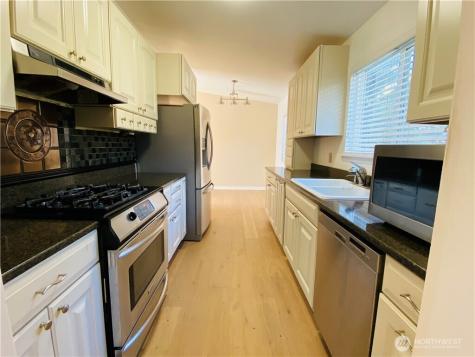 10231 NE 24th Street Bellevue WA 98004