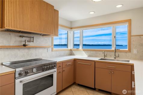 16611 SW Maplewild Avenue Burien WA 98166