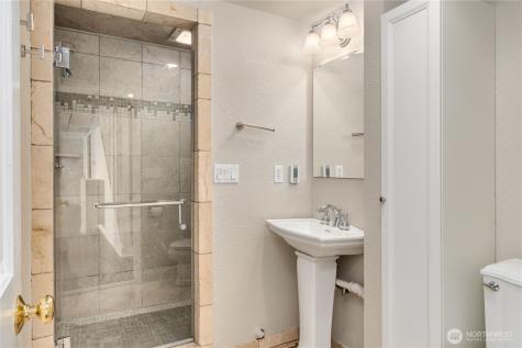 16611 SW Maplewild Avenue Burien WA 98166