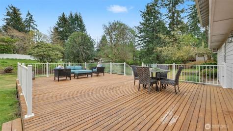19832 156th Avenue NE Woodinville WA 98072