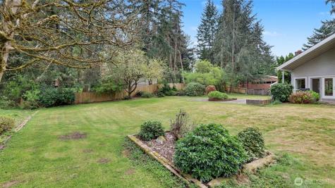 19832 156th Avenue NE Woodinville WA 98072