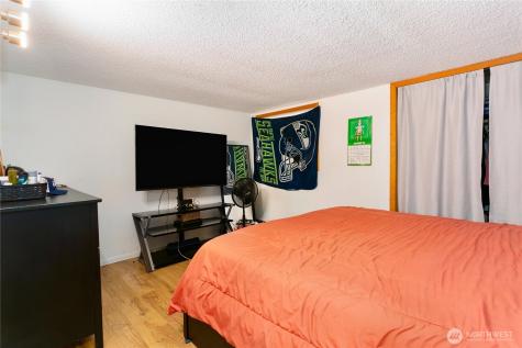 2205 S Meridian Puyallup WA 98374