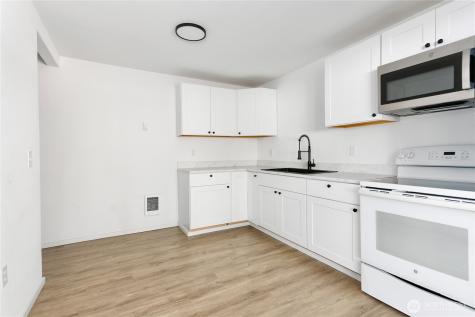2205 S Meridian Puyallup WA 98374