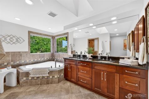 19223 63rd Avenue NE Kenmore WA 98028