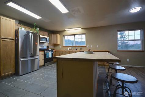 210 Brooklyn Road Oakville WA 98568