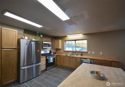 210 Brooklyn Road Oakville WA 98568