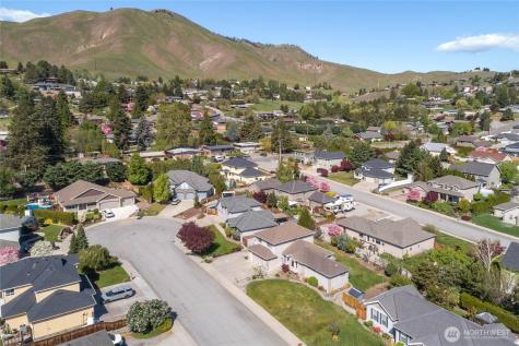 2207 Ashley Brooke Wenatchee WA 98801