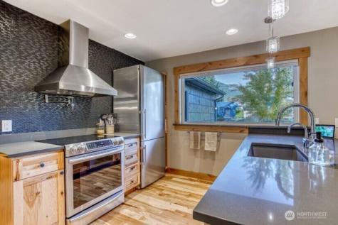 1221 Commercial Leavenworth WA 98826