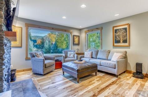 1221 Commercial Leavenworth WA 98826