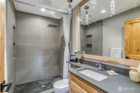 1221 Commercial Leavenworth WA 98826