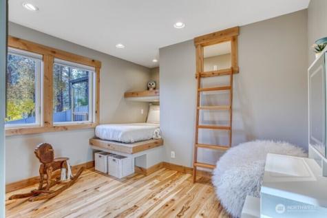 1221 Commercial Leavenworth WA 98826